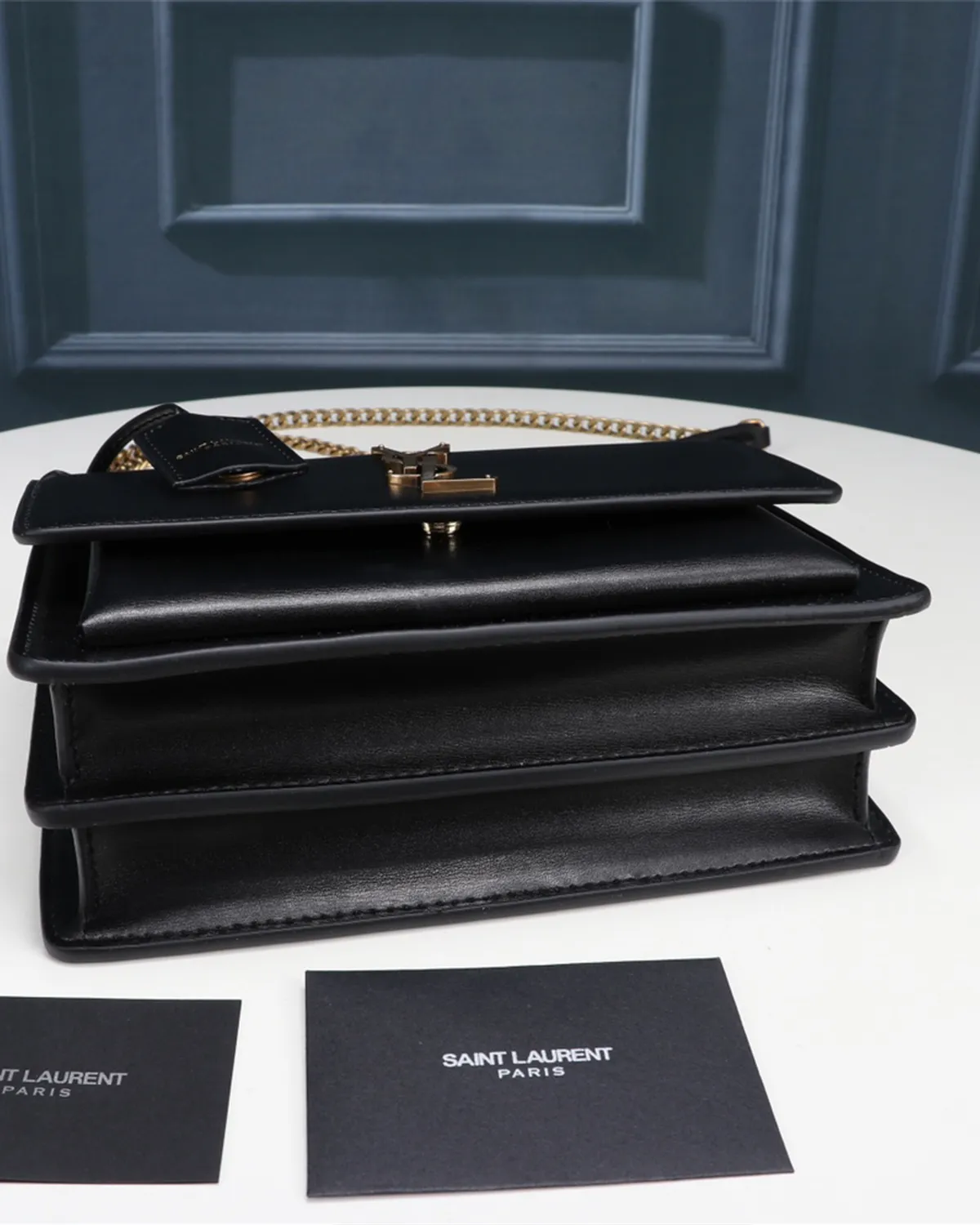 bagladt-sunset-style-medium-flap-bag-interlocking-logo-front5