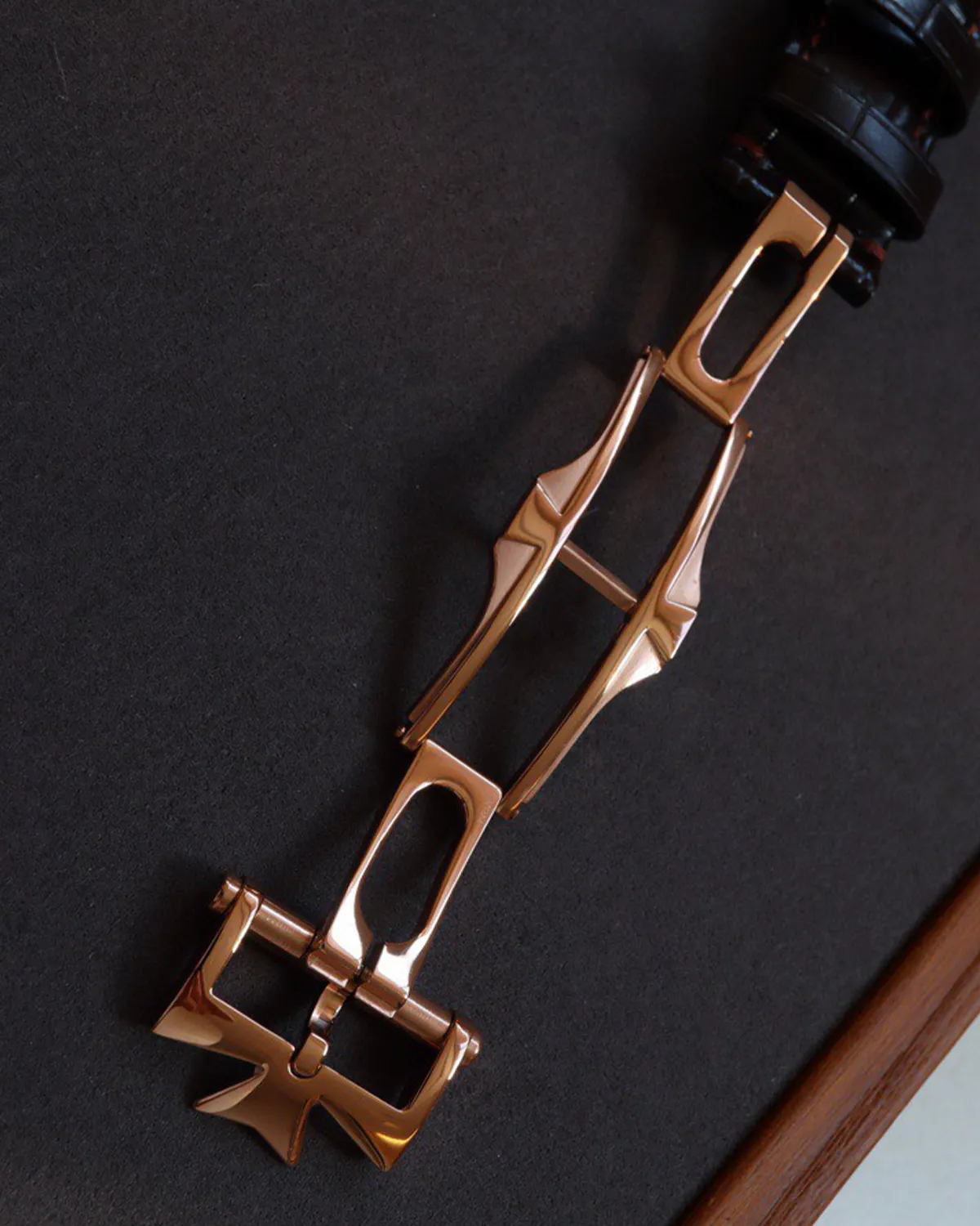 bagladt-traditionnelle-complete-calendar-pink-gold-white-front10