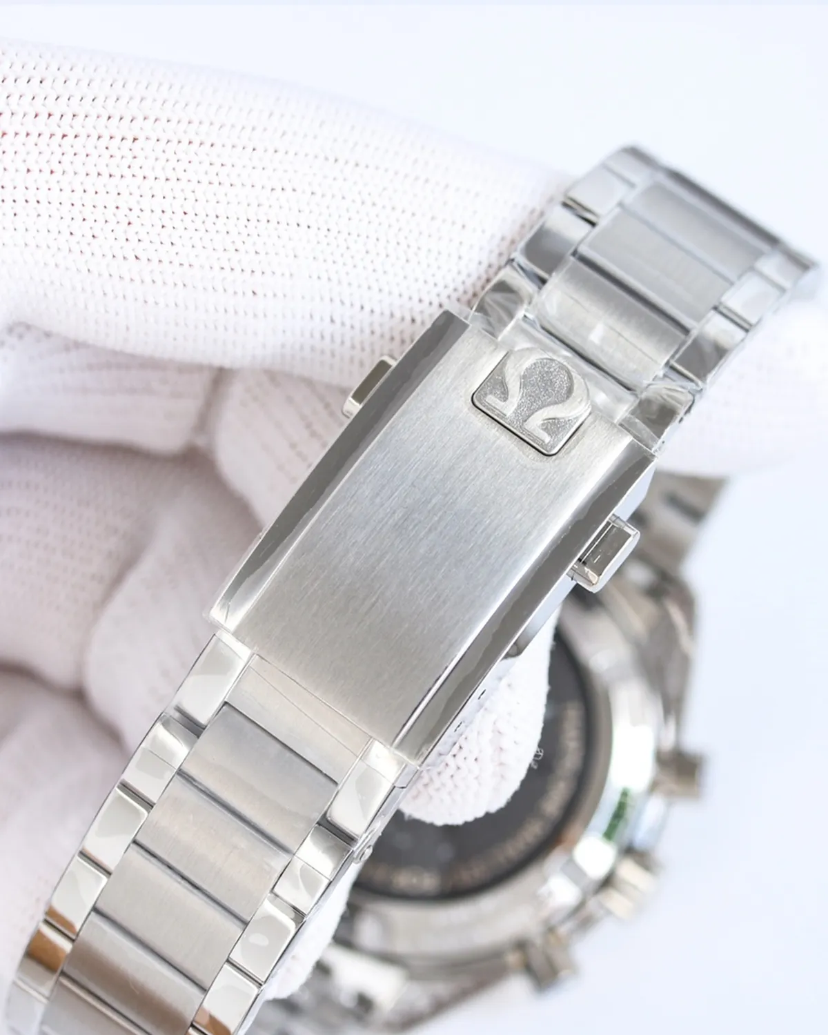 bagladt-two-tone-speedmaster-moonwatch-sedna-gold-front9