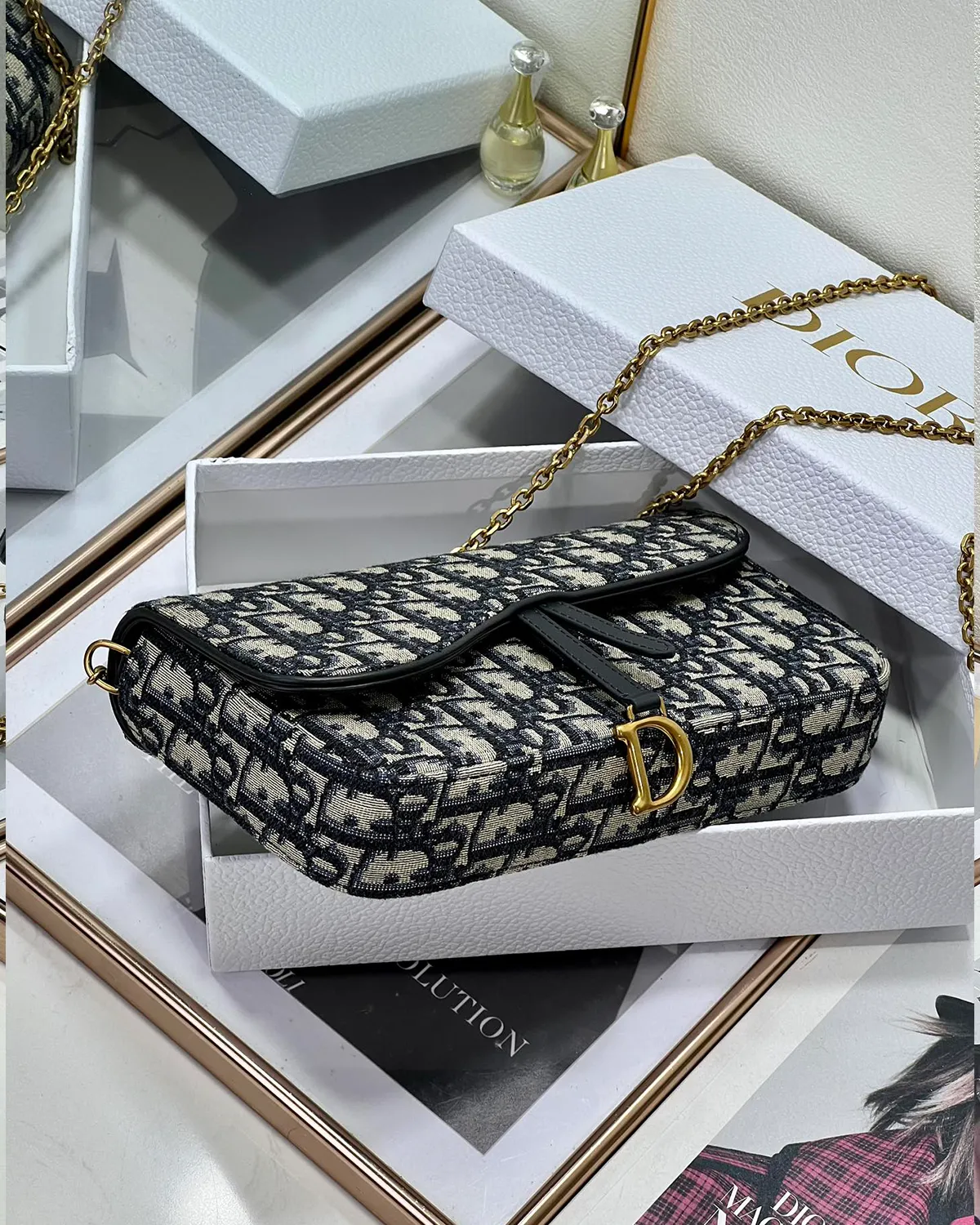 bagladt-signature-asymmetrical-chain-pouch-blue-jacquard-saddle-front7