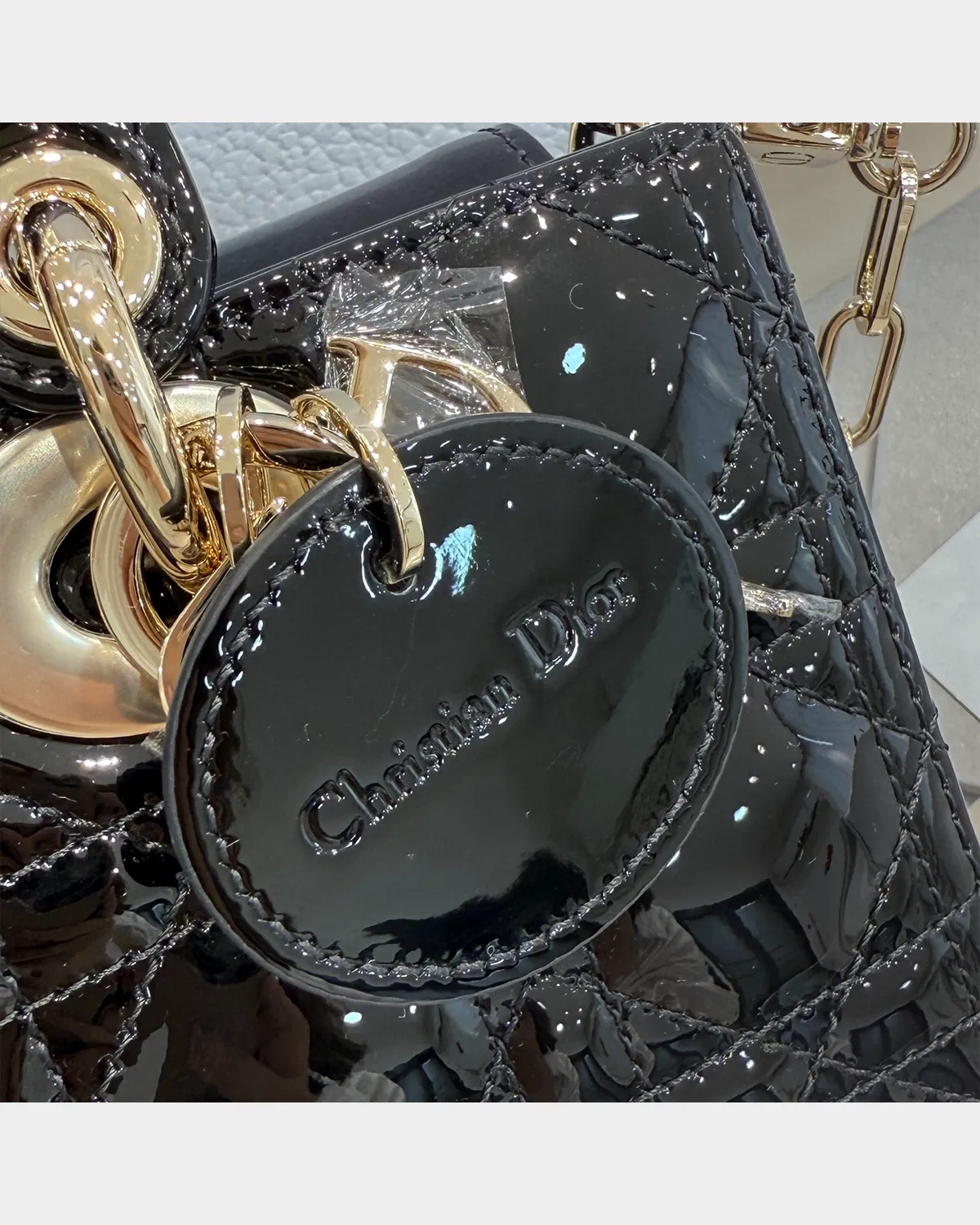 bagladt-signature-micro-horizontal-top-handle-cherry-red-patent-front9