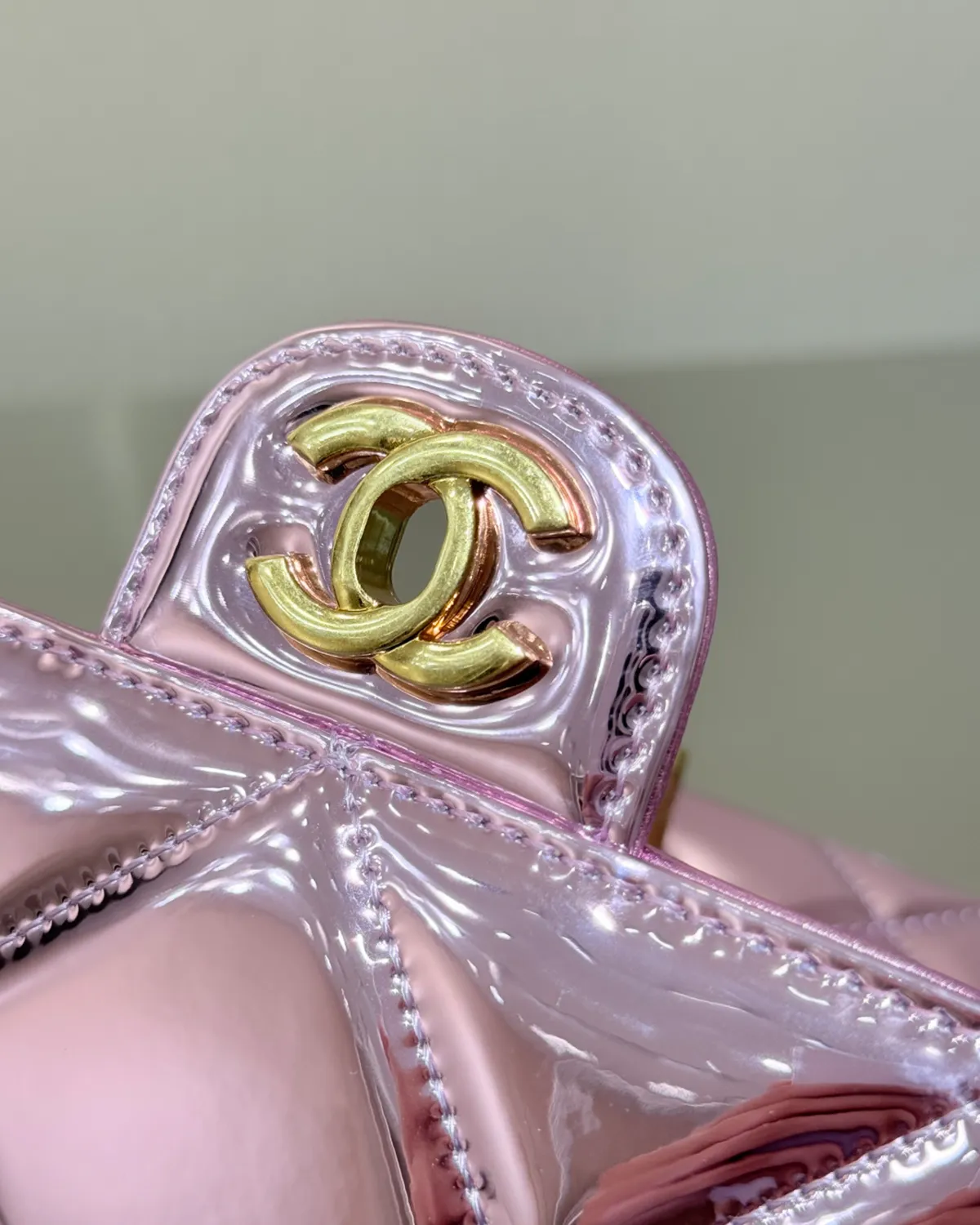 bagladt-signature-mini-top-handle-flap-mirror-metallic-leather-front10