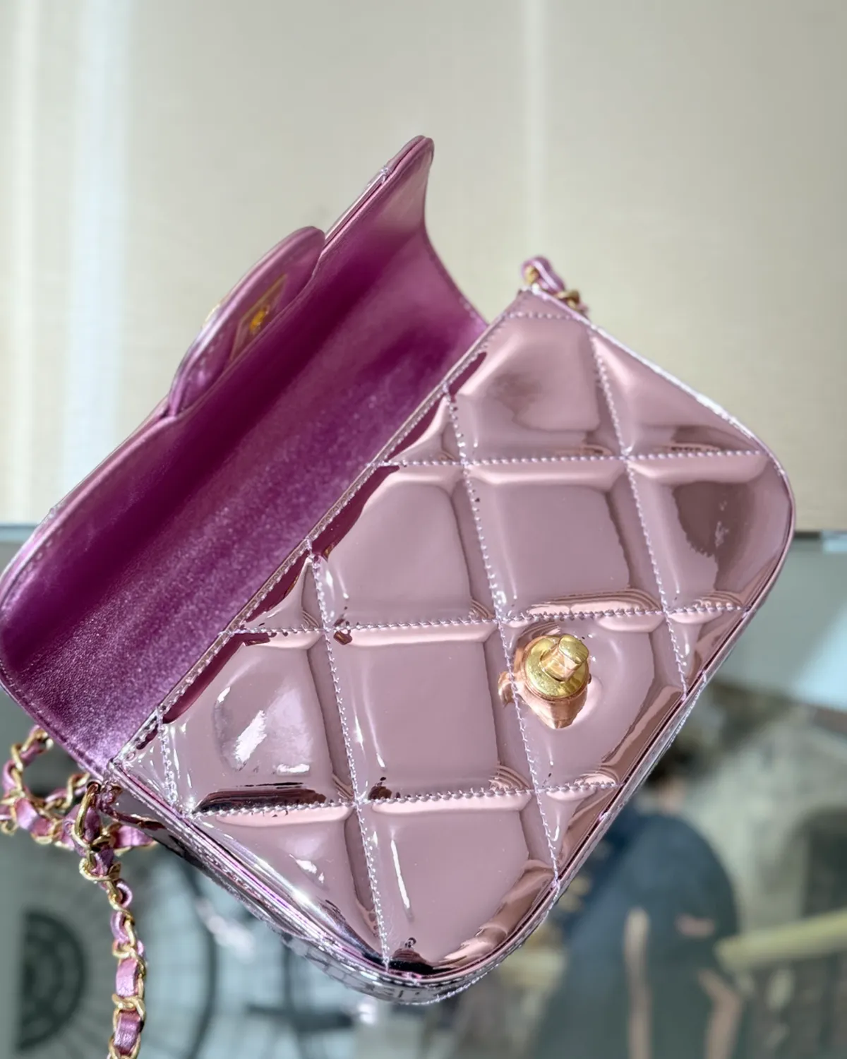 bagladt-signature-mini-top-handle-flap-mirror-metallic-leather-front7